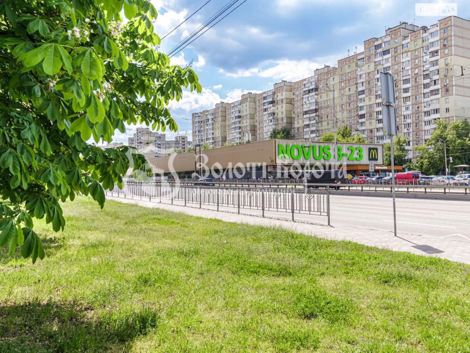 Продаж трикімнатної квартири в Києві, на просп. Академіка Палладіна 24, район Святошинський фото 1 Продаж трикімнатної квартири в Києві, на просп. Академіка Палладіна 24, район Святошинський фото 1