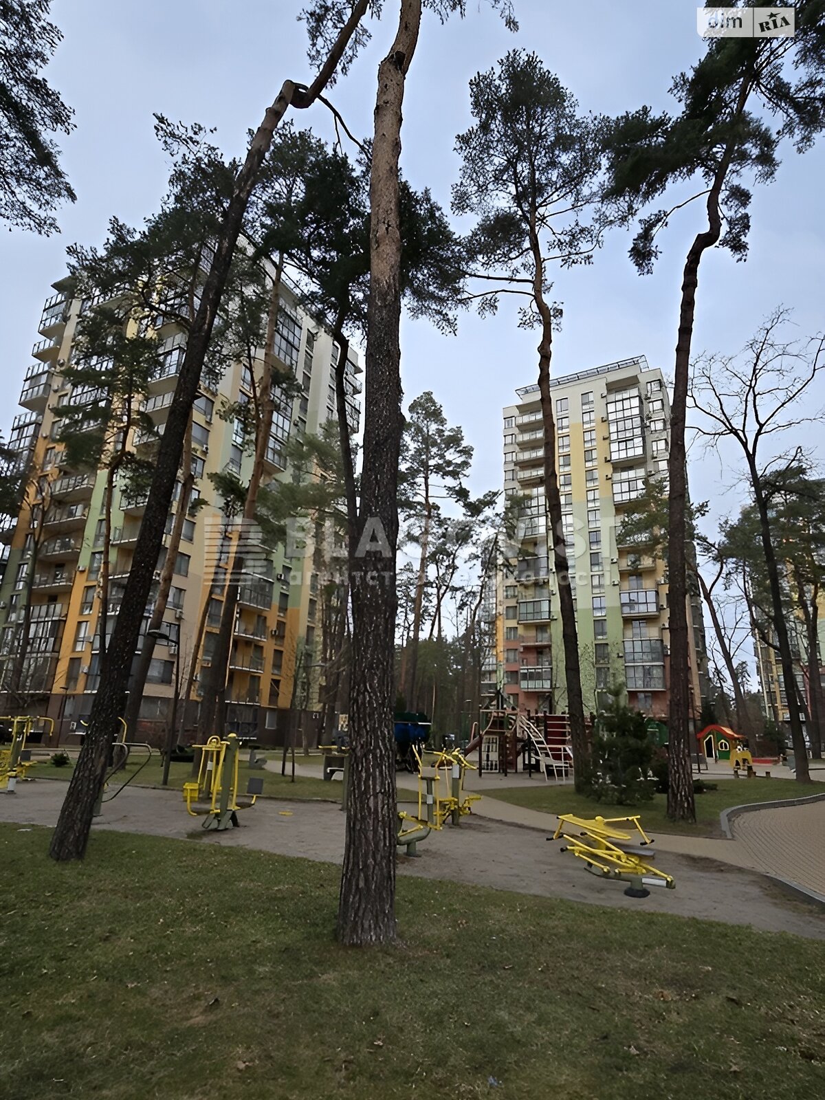Продаж трикімнатної квартири в Києві, на вул. Анатолія Петрицького 17А, район Святошинський фото 1 Продаж трикімнатної квартири в Києві, на вул. Анатолія Петрицького 17А, район Святошинський фото 1