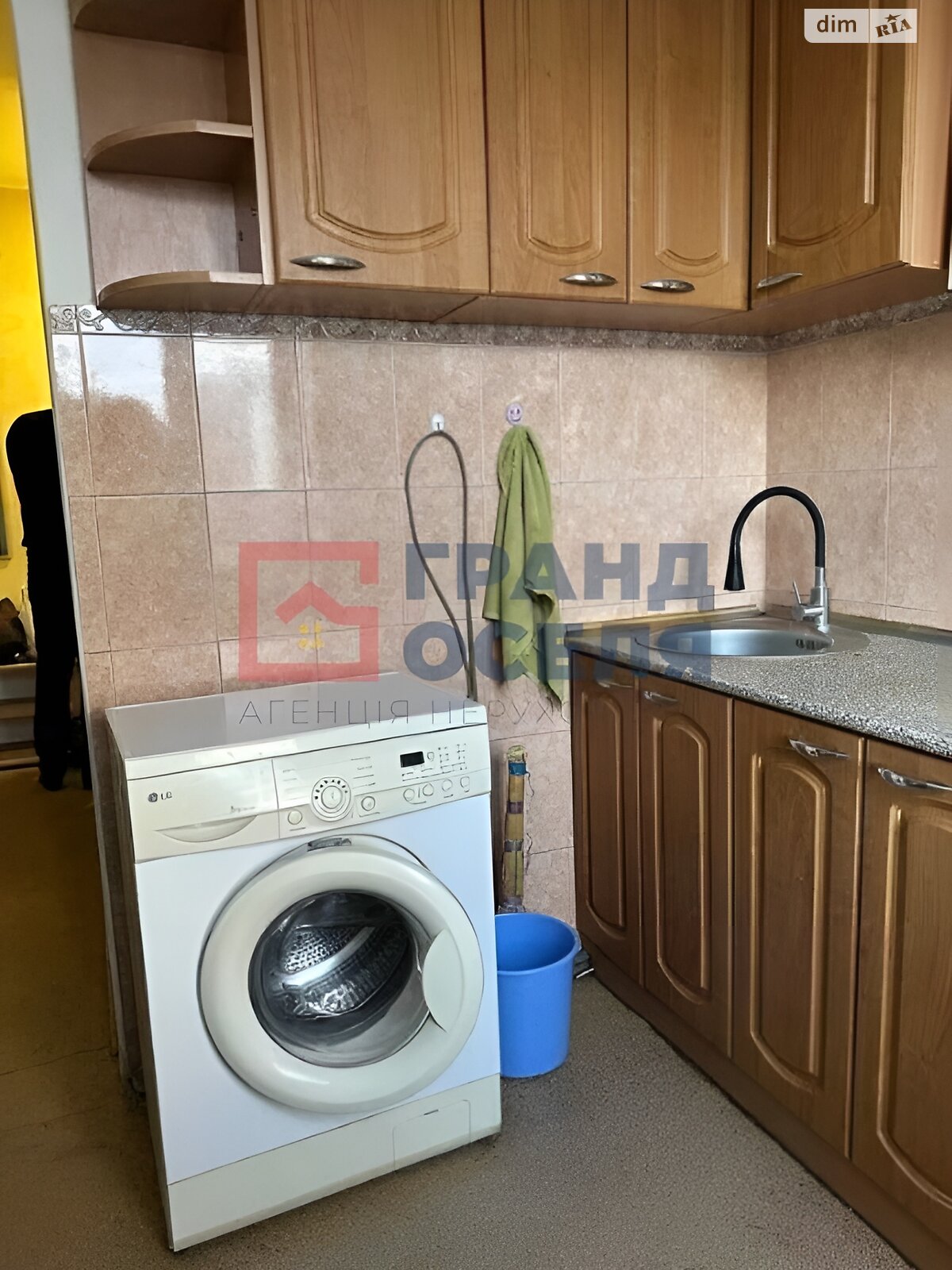 Продажа трехкомнатной квартиры в Киеве, на ул. Депутатская 21, район Святошинский фото 1 Продажа трехкомнатной квартиры в Киеве, на ул. Депутатская 21, район Святошинский фото 1