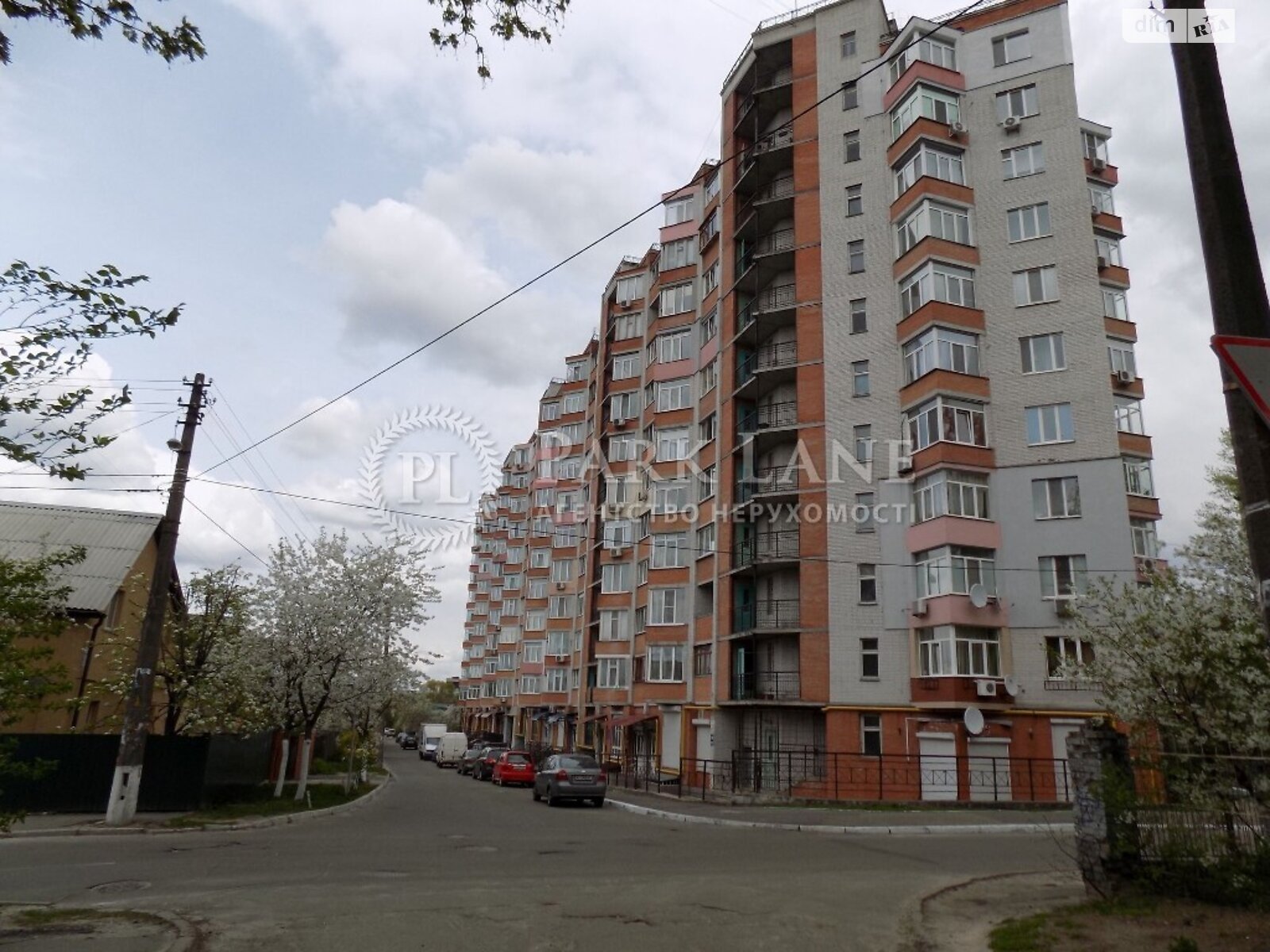 Продаж трикімнатної квартири в Києві, на вул. Хмельницька 10, район Святошинський фото 1