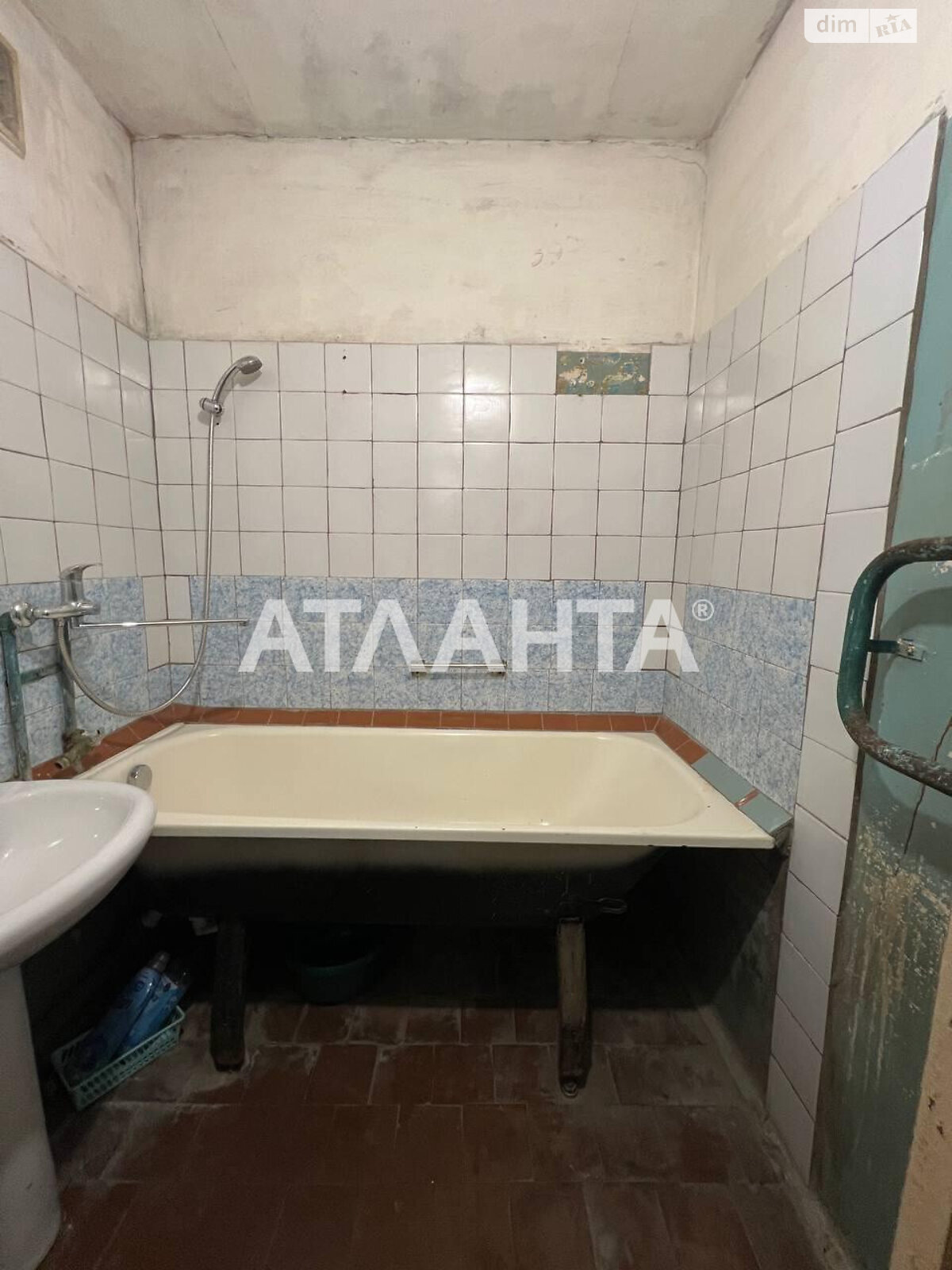 Продаж трикімнатної квартири в Києві, на вул. Ірпінська 69, район Святошинський фото 1 Продаж трикімнатної квартири в Києві, на вул. Ірпінська 69, район Святошинський фото 1