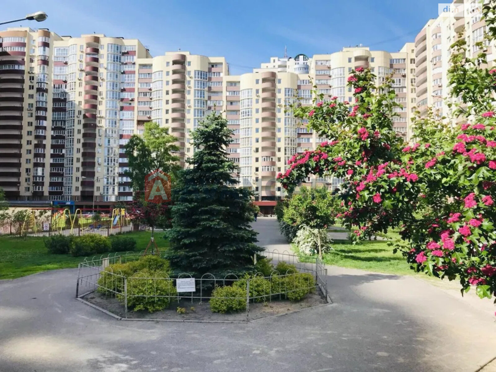 Продажа двухкомнатной квартиры в Киеве, на ул. Лариси Руденко, район Святошинский фото 1 Продажа двухкомнатной квартиры в Киеве, на ул. Лариси Руденко, район Святошинский фото 1