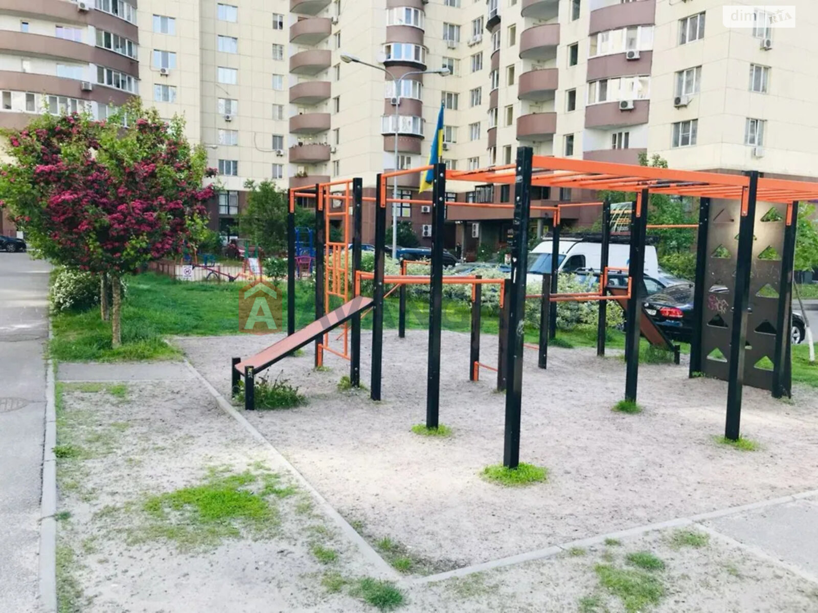 Продажа двухкомнатной квартиры в Киеве, на ул. Лариси Руденко, район Святошинский фото 1 Продажа двухкомнатной квартиры в Киеве, на ул. Лариси Руденко, район Святошинский фото 1