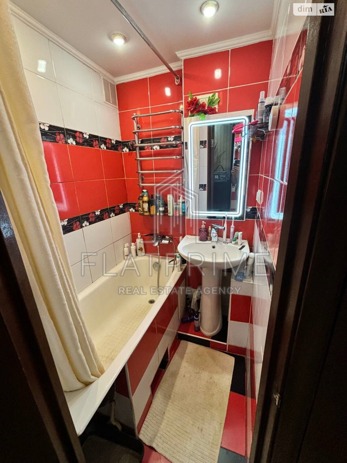 Продаж трикімнатної квартири в Києві, на просп. Леся Курбаса 14А, район Святошинський фото 1 Продаж трикімнатної квартири в Києві, на просп. Леся Курбаса 14А, район Святошинський фото 1