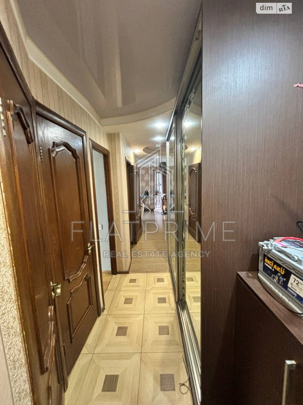 Продаж трикімнатної квартири в Києві, на просп. Леся Курбаса 14А, район Святошинський фото 1 Продаж трикімнатної квартири в Києві, на просп. Леся Курбаса 14А, район Святошинський фото 1