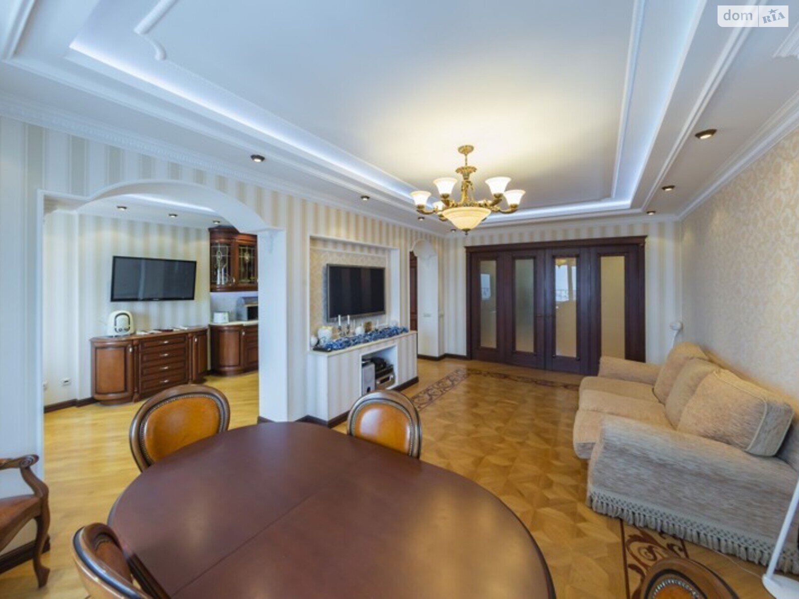 Продажа трехкомнатной квартиры в Киеве, на ул. Петра Чаадаева 2, район Святошинский фото 1