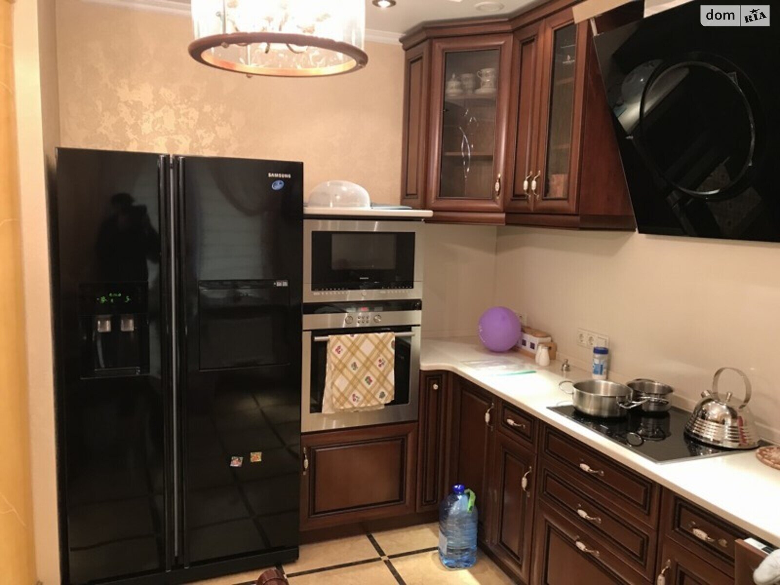 Продажа трехкомнатной квартиры в Киеве, на просп. Берестейский 131, район Святошинский фото 1 Продажа трехкомнатной квартиры в Киеве, на просп. Берестейский 131, район Святошинский фото 1