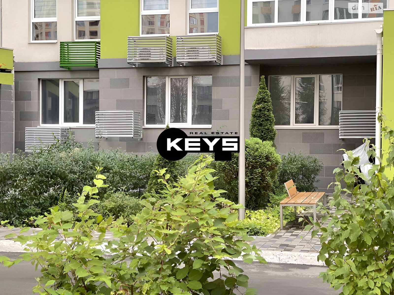 Продаж трикімнатної квартири в Києві, на просп. Берестейський 67, район Святошинський фото 1 Продаж трикімнатної квартири в Києві, на просп. Берестейський 67, район Святошинський фото 1