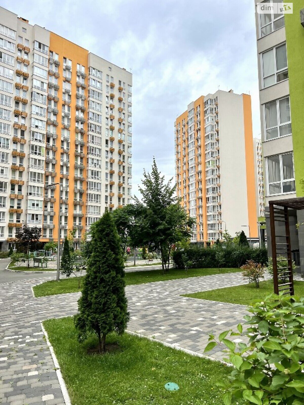 Продажа трехкомнатной квартиры в Киеве, на ул. Победы 65А, район Святошинский фото 1