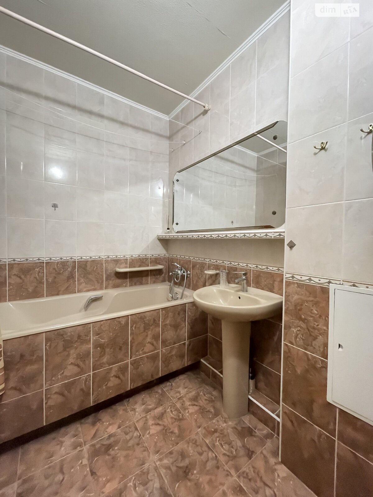 Продаж двокімнатної квартири в Києві, на вул. Прилужна 4/15, район Святошинський фото 1 Продаж двокімнатної квартири в Києві, на вул. Прилужна 4/15, район Святошинський фото 1