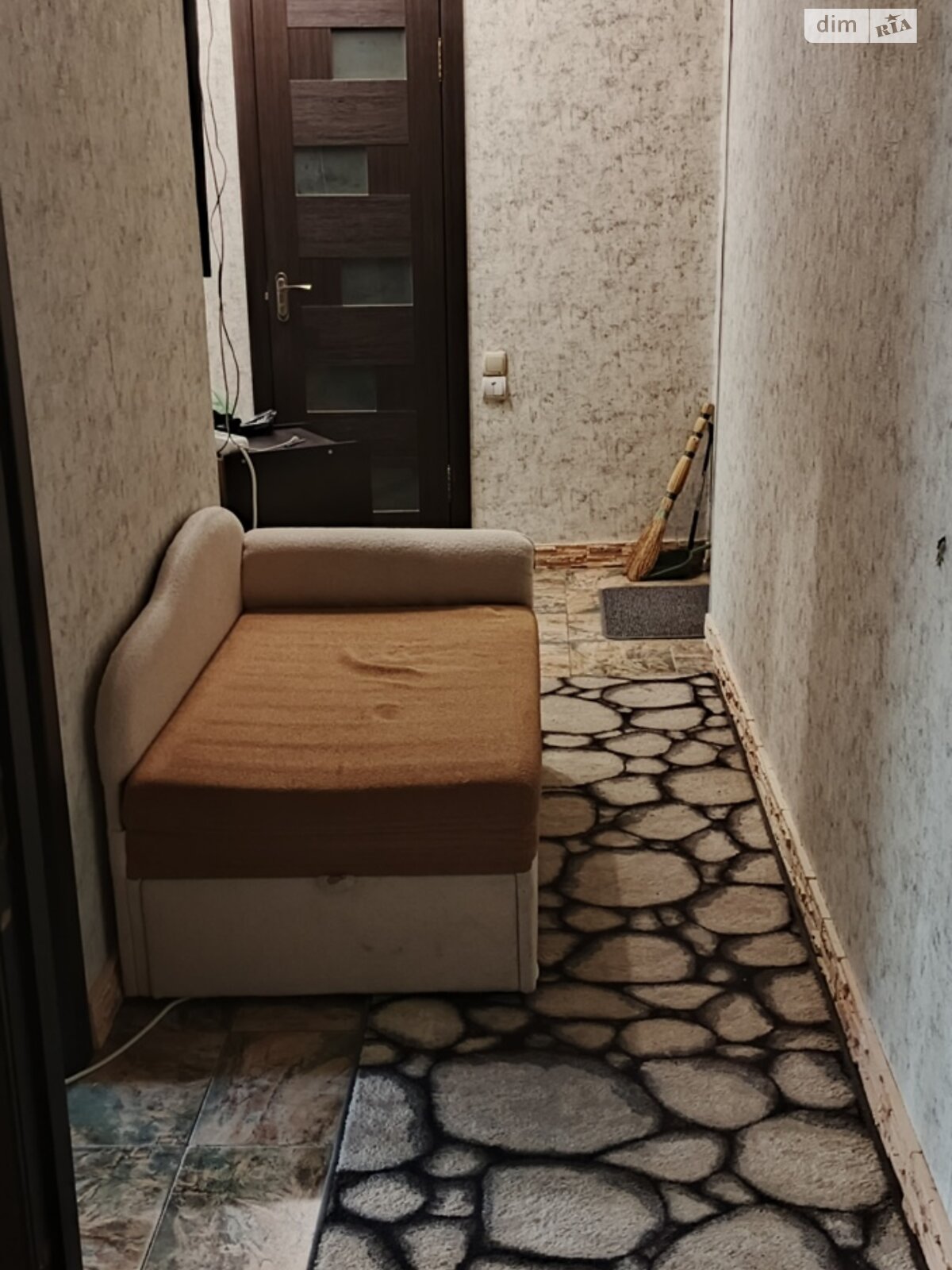 Продаж двокімнатної квартири в Києві, на вул. Ушинського 18, район Святошинський фото 1 Продаж двокімнатної квартири в Києві, на вул. Ушинського 18, район Святошинський фото 1
