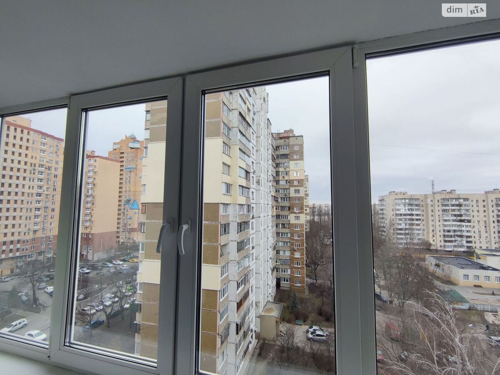 Продажа трехкомнатной квартиры в Киеве, на ул. Василия Стуса 28, район Святошинский фото 1 Продажа трехкомнатной квартиры в Киеве, на ул. Василия Стуса 28, район Святошинский фото 1