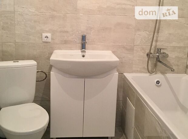 Продажа трехкомнатной квартиры в Киеве, район Святошинский фото 1 Продажа трехкомнатной квартиры в Киеве, район Святошинский фото 1