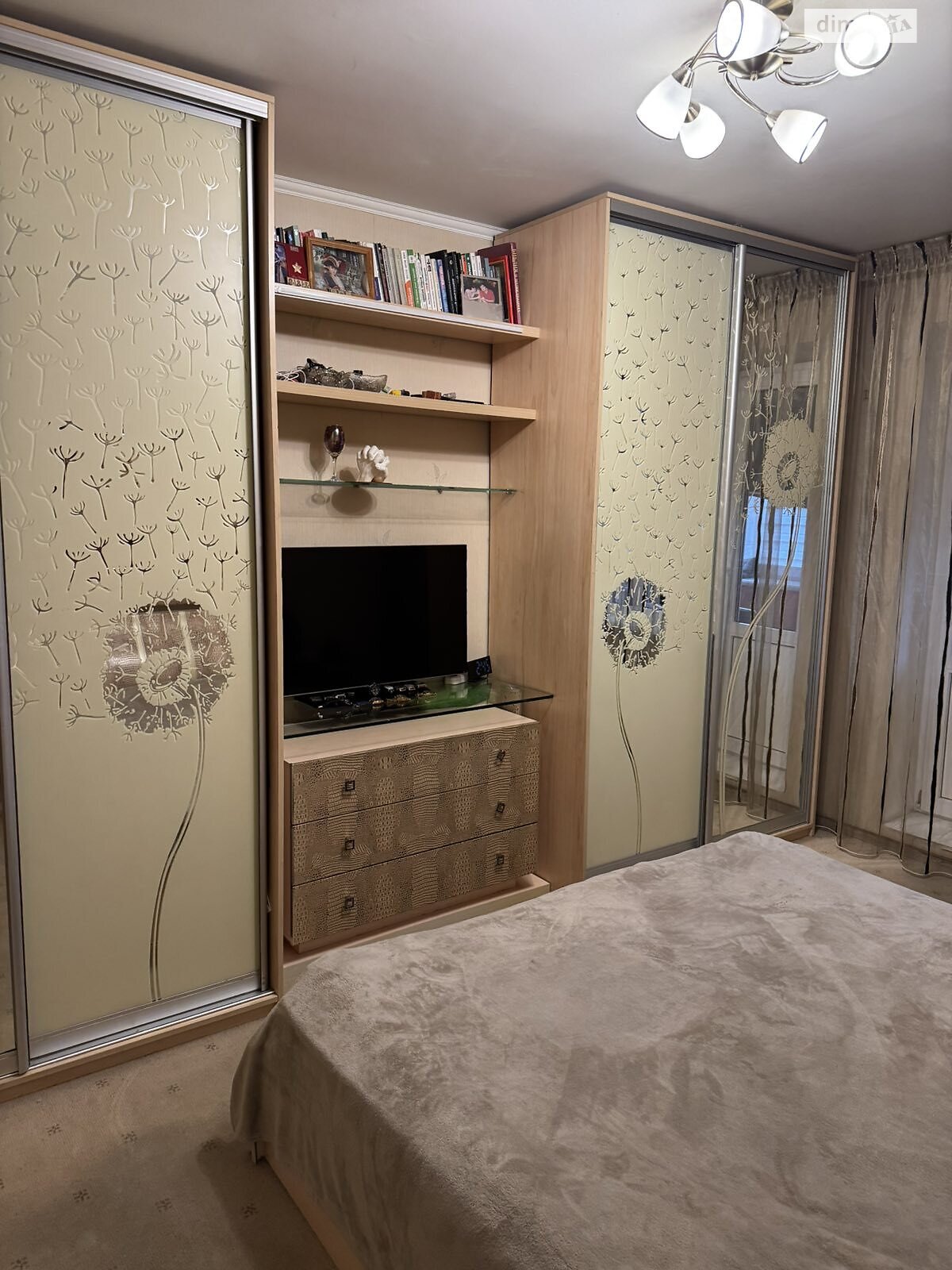 Продажа трехкомнатной квартиры в Киеве, на ул. Симиренко 7, район Святошинский фото 1