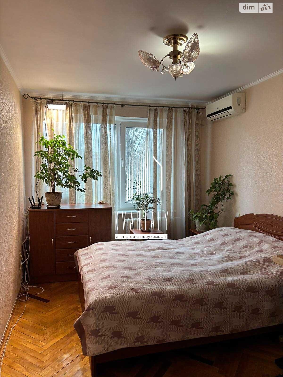 Продаж трикімнатної квартири в Києві, на вул. Олени Теліги 43, район Сирець фото 1 Продаж трикімнатної квартири в Києві, на вул. Олени Теліги 43, район Сирець фото 1