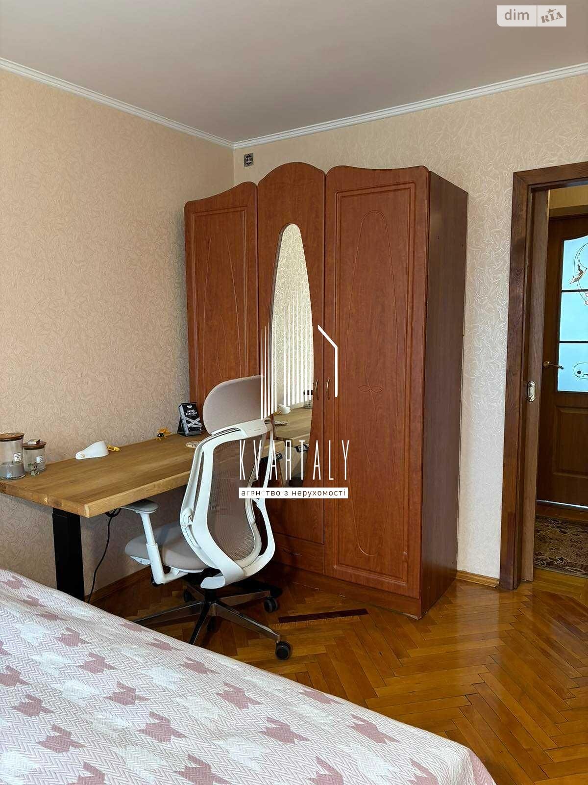 Продаж трикімнатної квартири в Києві, на вул. Олени Теліги 43, район Сирець фото 1 Продаж трикімнатної квартири в Києві, на вул. Олени Теліги 43, район Сирець фото 1