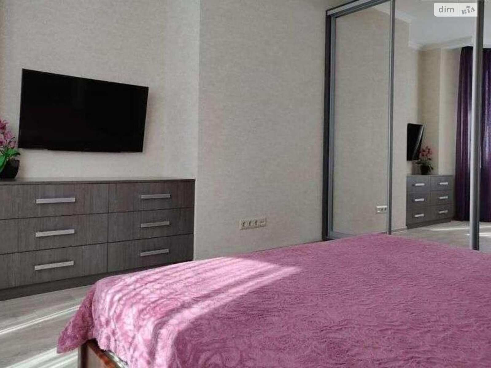 Продажа трехкомнатной квартиры в Киеве, на ул. Рижская 73Г, район Сырец фото 1 Продажа трехкомнатной квартиры в Киеве, на ул. Рижская 73Г, район Сырец фото 1