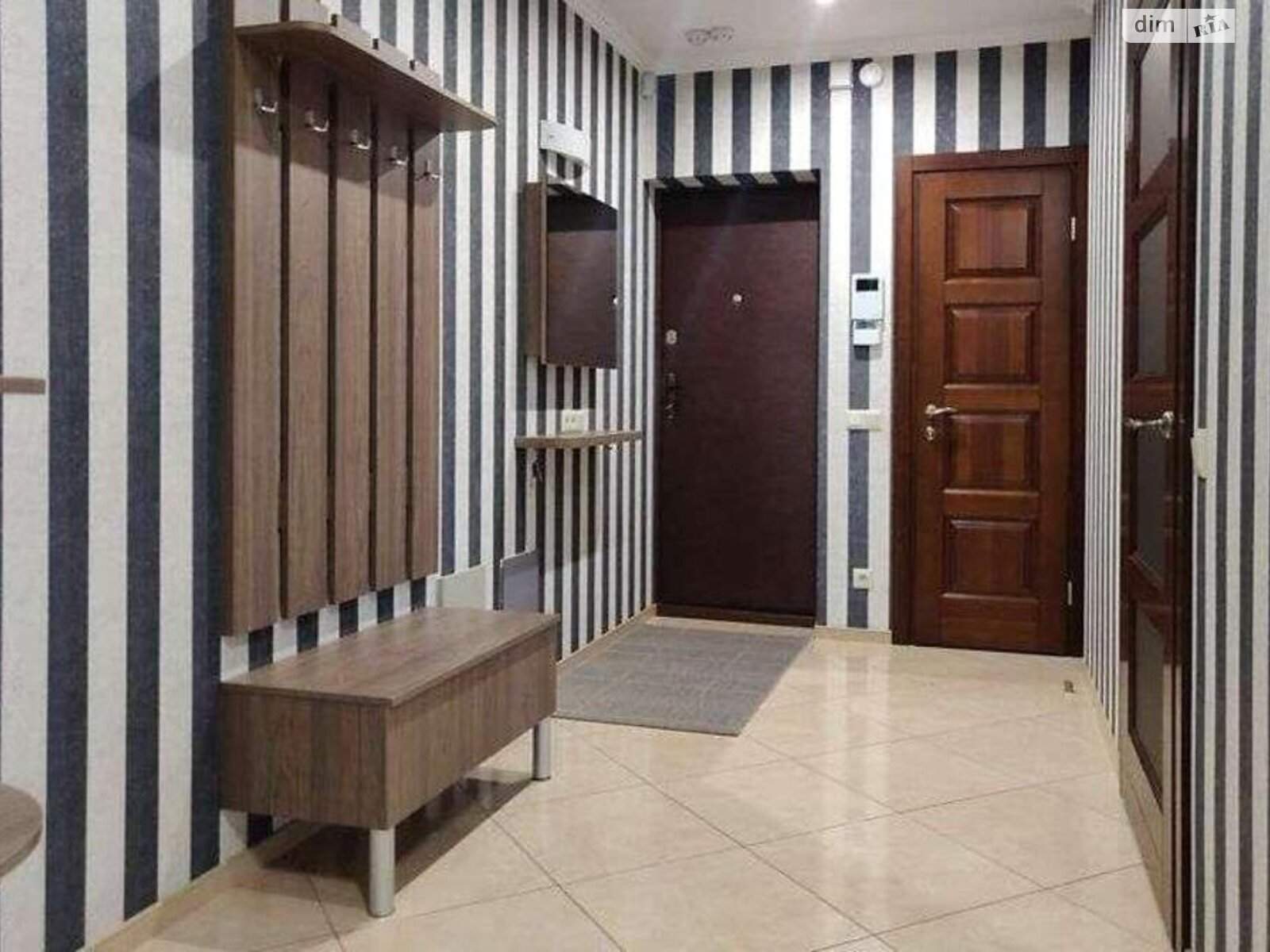 Продажа трехкомнатной квартиры в Киеве, на ул. Рижская 73Г, район Сырец фото 1 Продажа трехкомнатной квартиры в Киеве, на ул. Рижская 73Г, район Сырец фото 1
