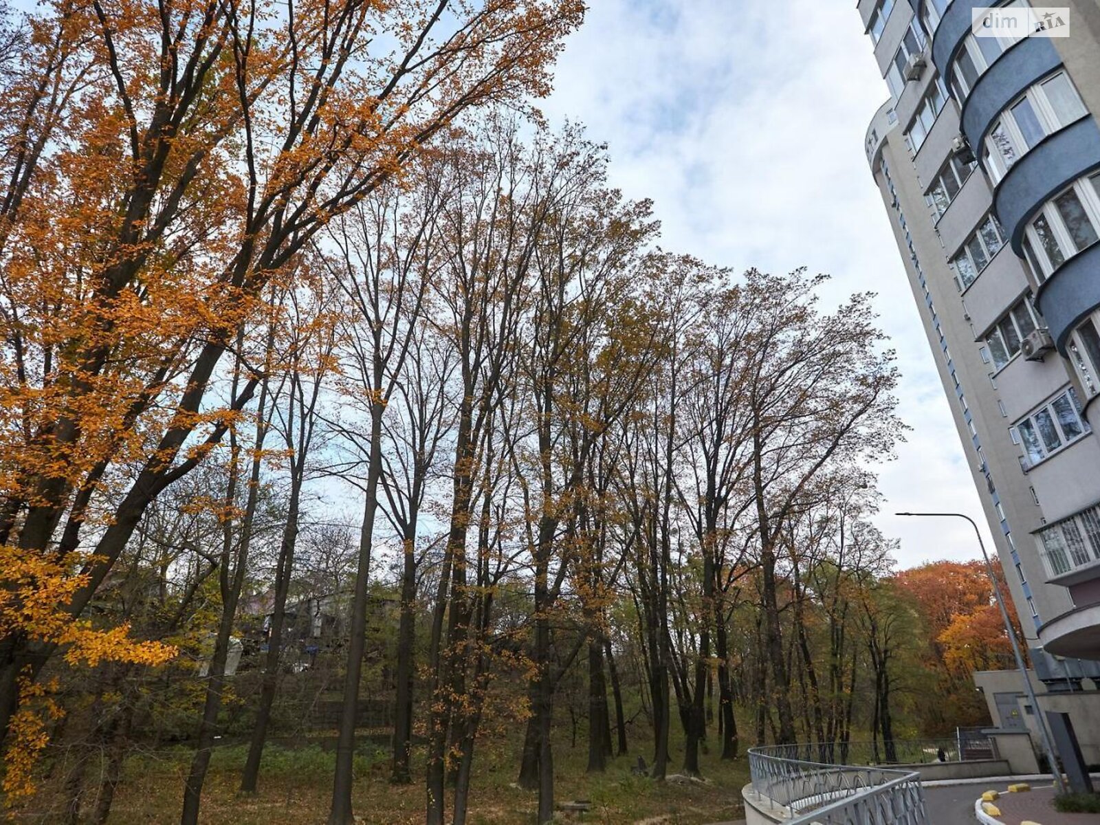 Продажа трехкомнатной квартиры в Киеве, на ул. Рижская 73Г, район Сырец фото 1 Продажа трехкомнатной квартиры в Киеве, на ул. Рижская 73Г, район Сырец фото 1