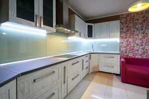 Продажа трехкомнатной квартиры в Киеве, на ул. Рижская 73Г, район Сырец фото 2