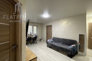 Продаж двокімнатної квартири в Києві, на вул. Ризька 8, район Сирець фото 2