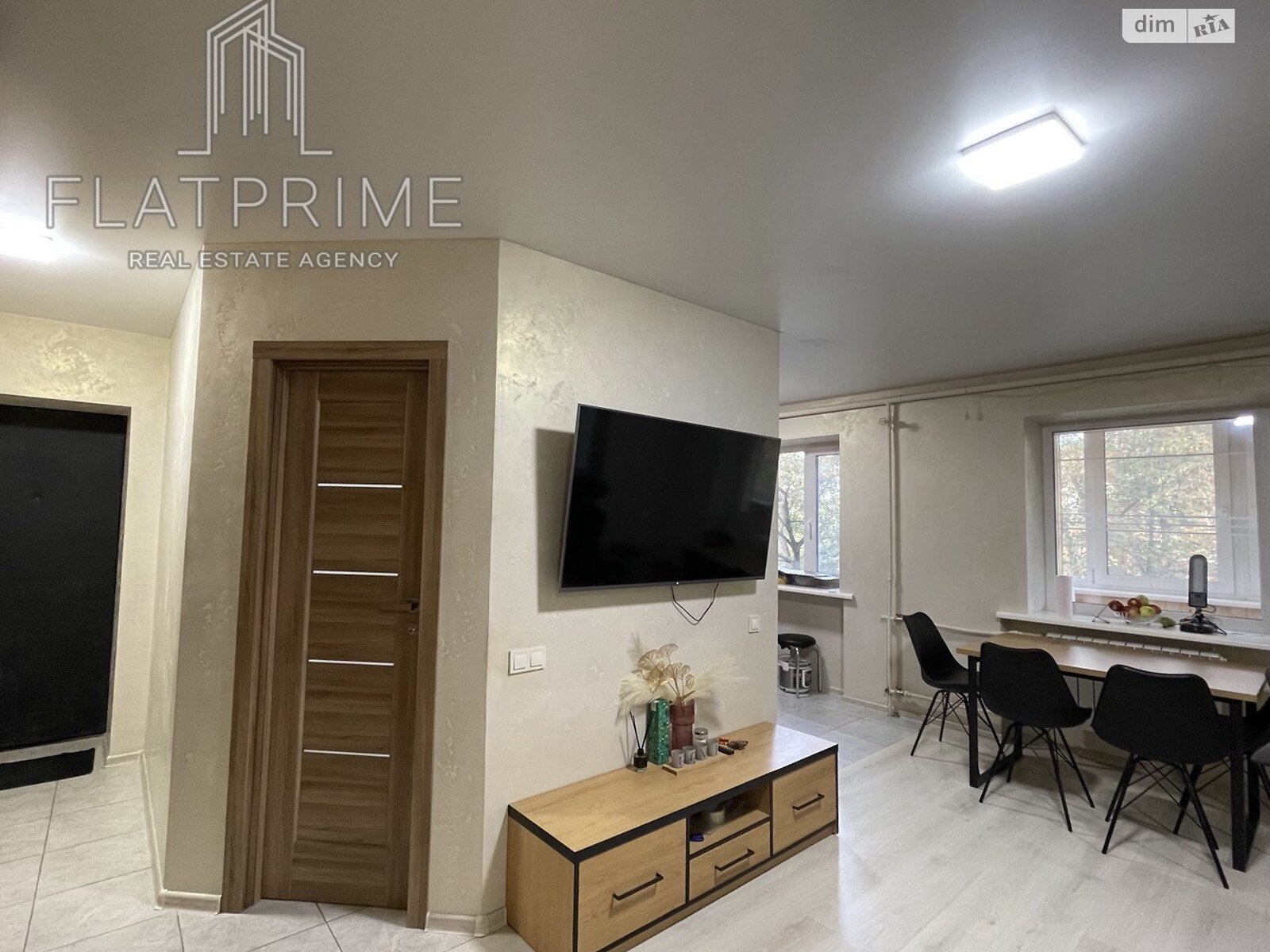 Продаж двокімнатної квартири в Києві, на вул. Ризька 8, район Сирець фото 1