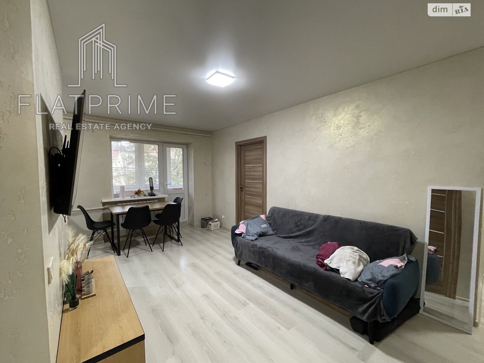 Продаж двокімнатної квартири в Києві, на вул. Ризька 8, район Сирець фото 1