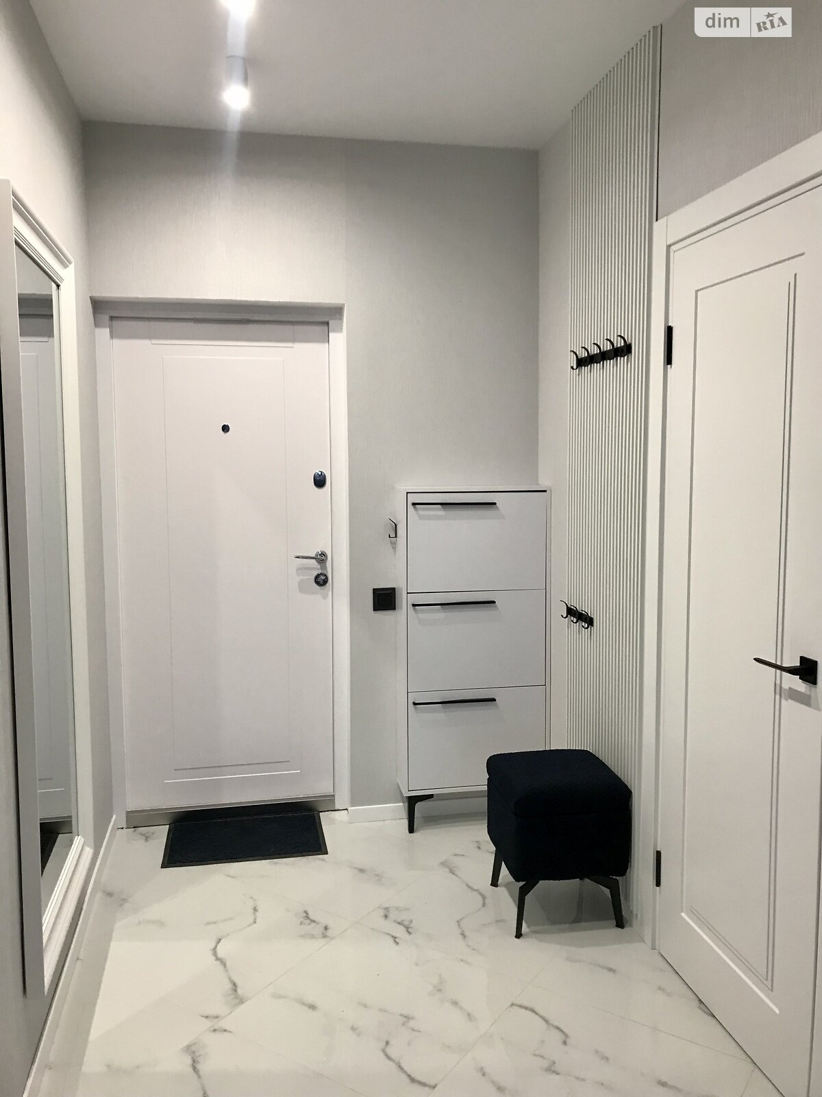 Продаж однокімнатної квартири в Києві, на вул. Українська 6, район Шевченківський фото 1