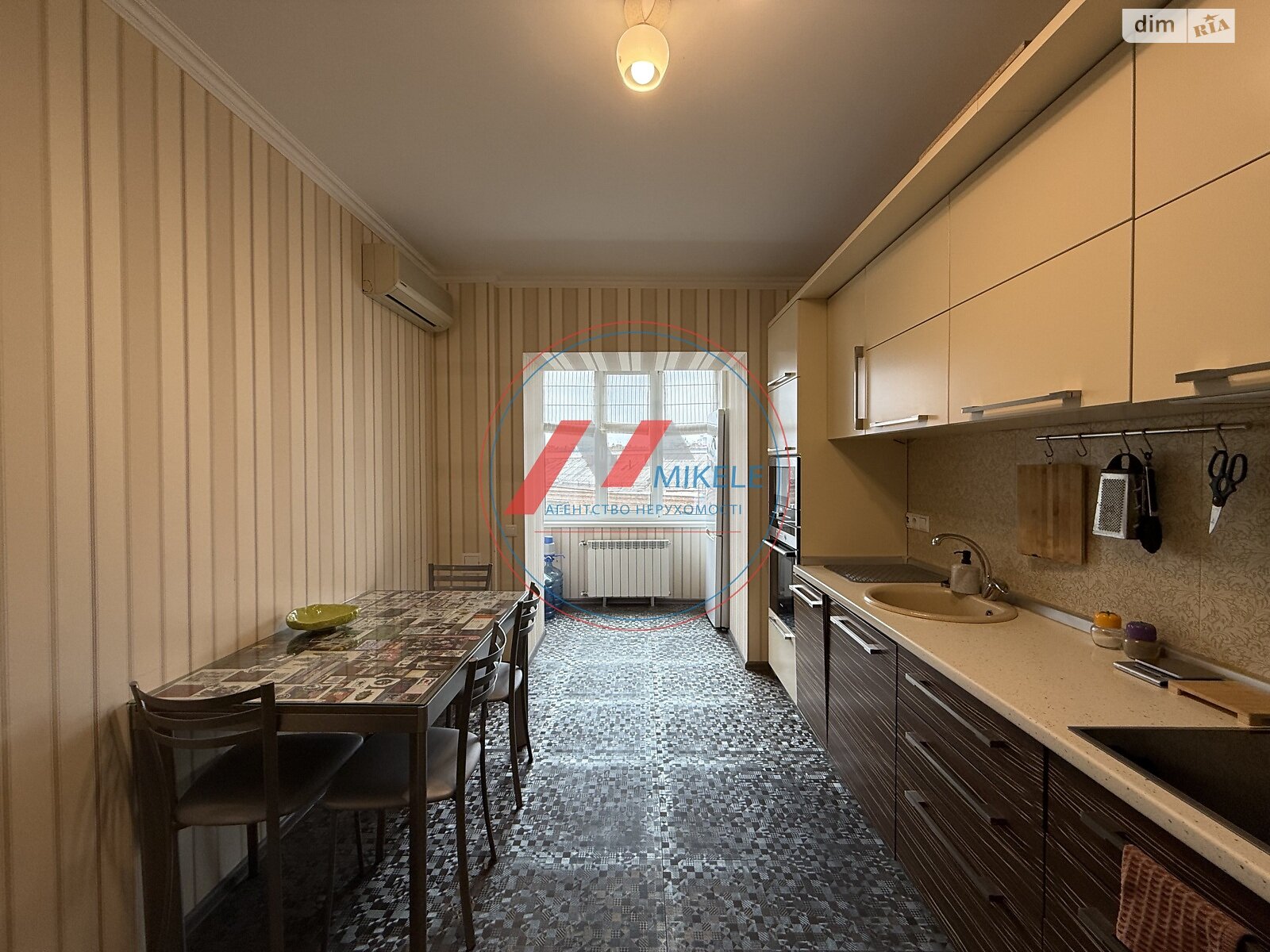 Продажа трехкомнатной квартиры в Киеве, на ул. Тарасовская 36А, фото 1