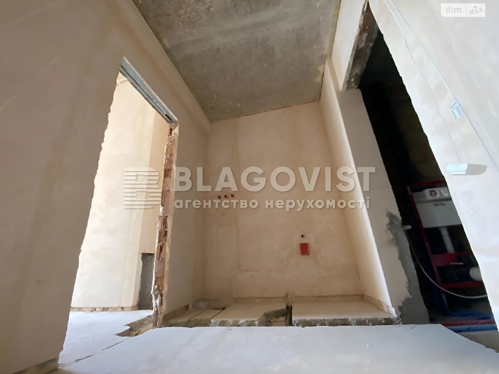 Продажа трехкомнатной квартиры в Киеве, на ул. Глубочицкая 13, район Татарка фото 1 Продажа трехкомнатной квартиры в Киеве, на ул. Глубочицкая 13, район Татарка фото 1
