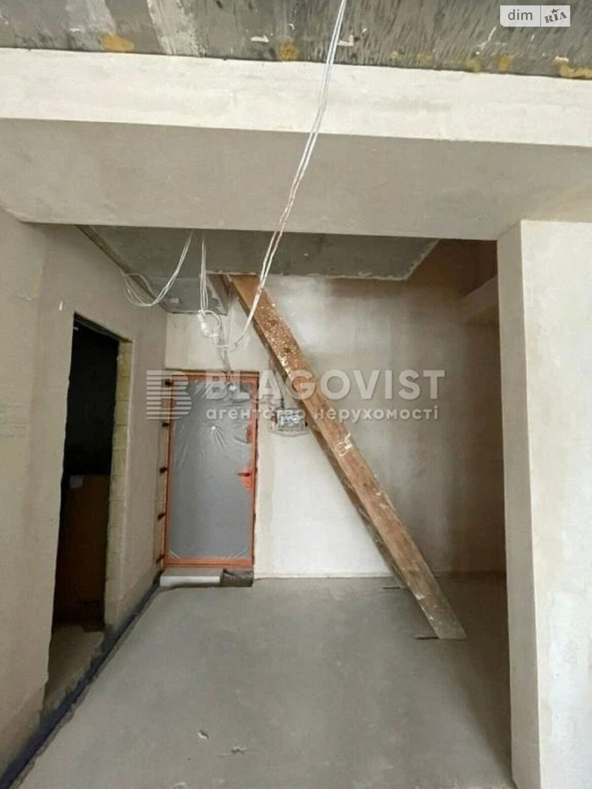 Продажа трехкомнатной квартиры в Киеве, на ул. Глубочицкая 13, район Татарка фото 1 Продажа трехкомнатной квартиры в Киеве, на ул. Глубочицкая 13, район Татарка фото 1