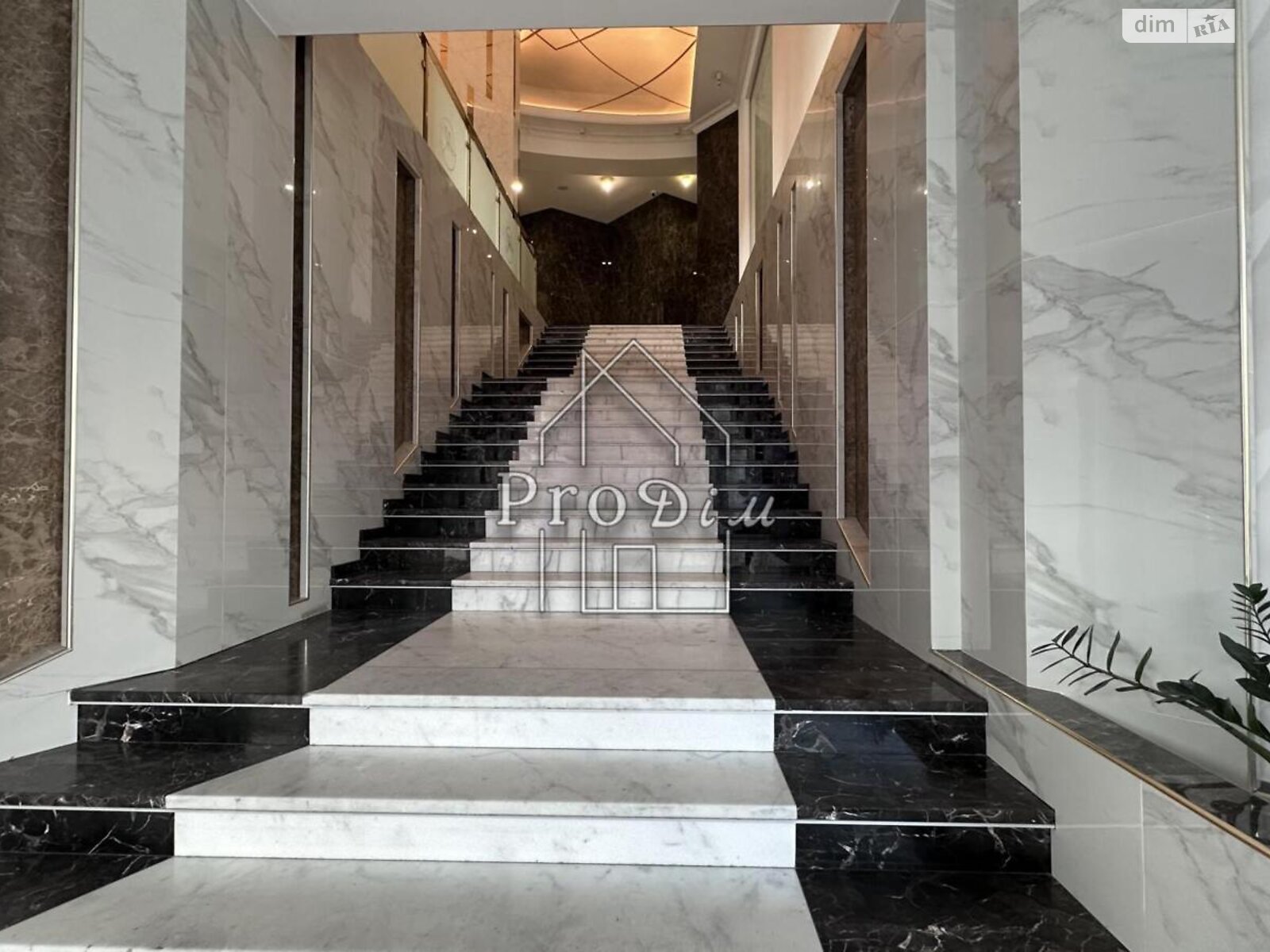 Продажа четырехкомнатной квартиры в Киеве, на ул. Глубочицкая 73, район Татарка фото 1