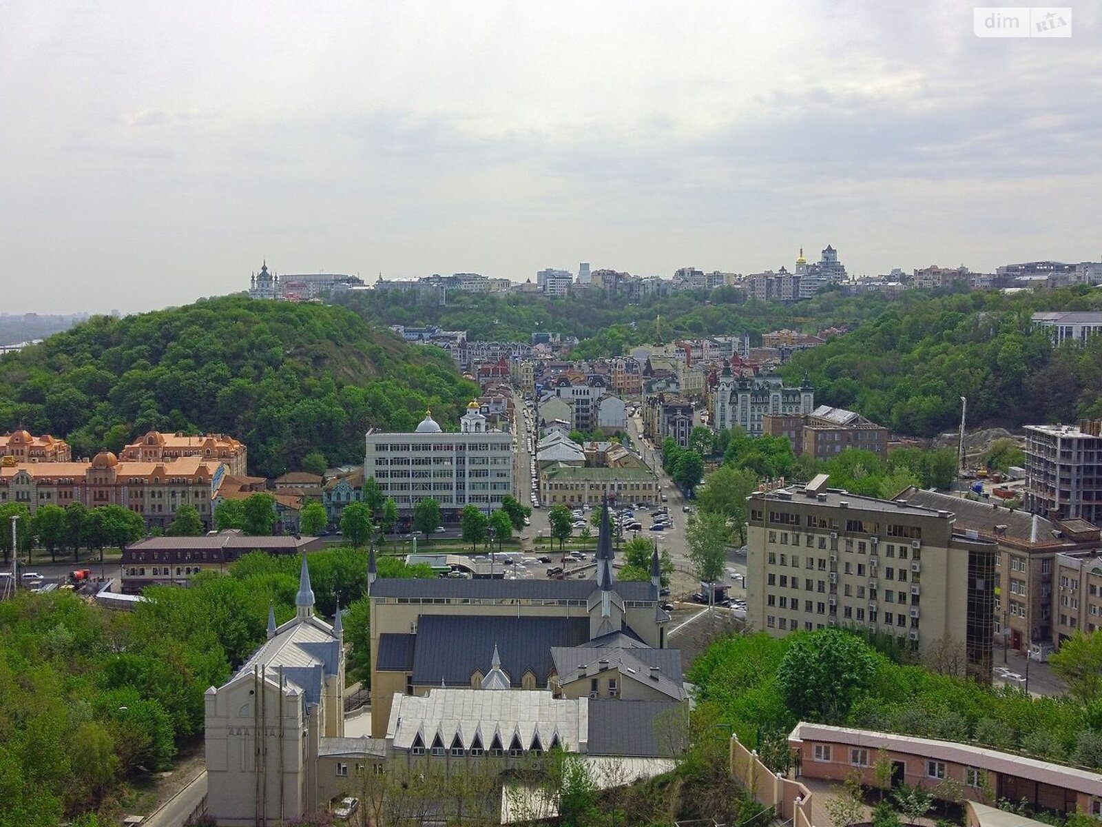Продаж трикімнатної квартири в Києві, на вул. Лук'янівська 16, район Татарка фото 1 Продаж трикімнатної квартири в Києві, на вул. Лук'янівська 16, район Татарка фото 1