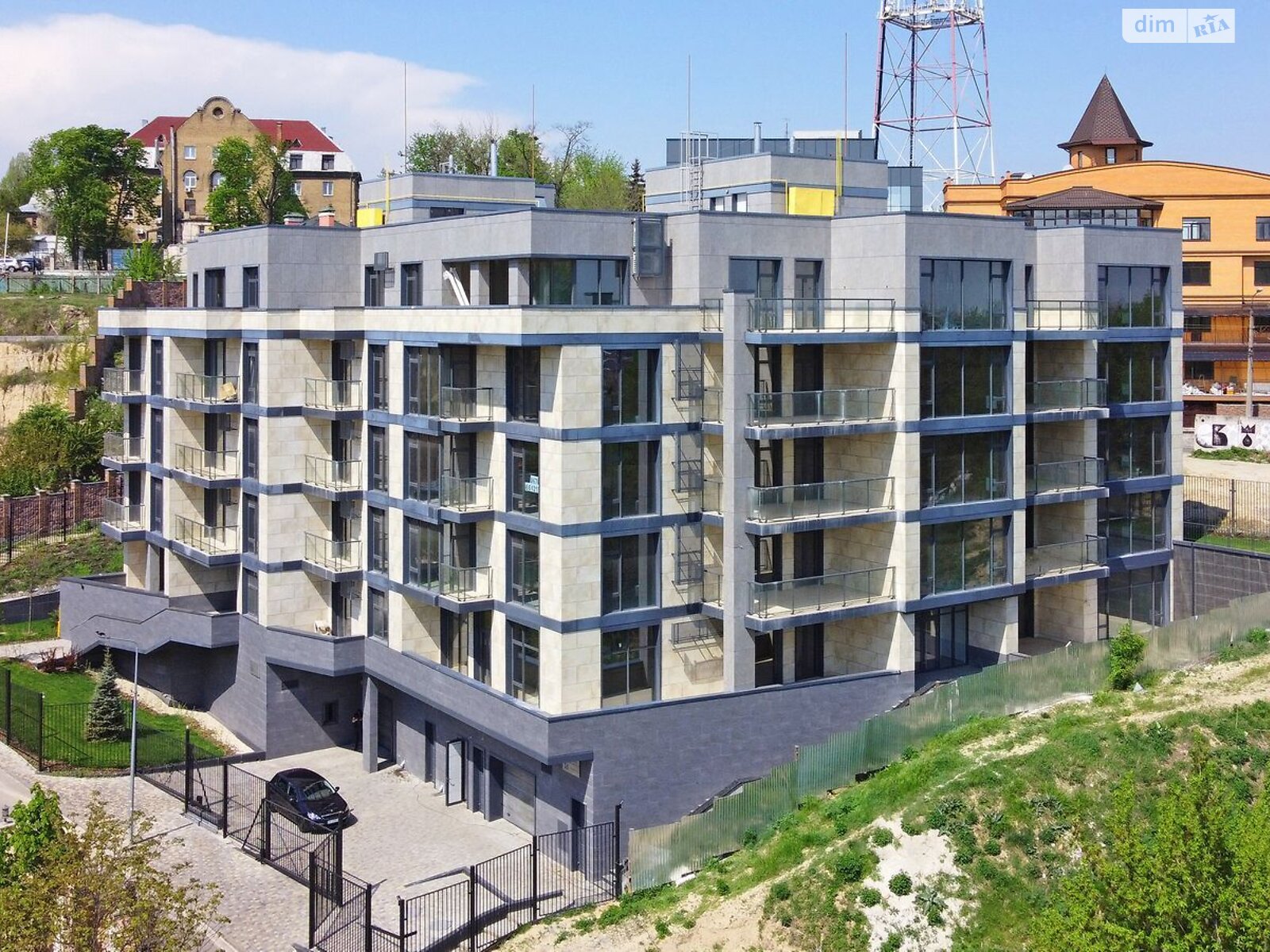 Продаж трикімнатної квартири в Києві, на вул. Лук'янівська 16, район Татарка фото 1 Продаж трикімнатної квартири в Києві, на вул. Лук'янівська 16, район Татарка фото 1