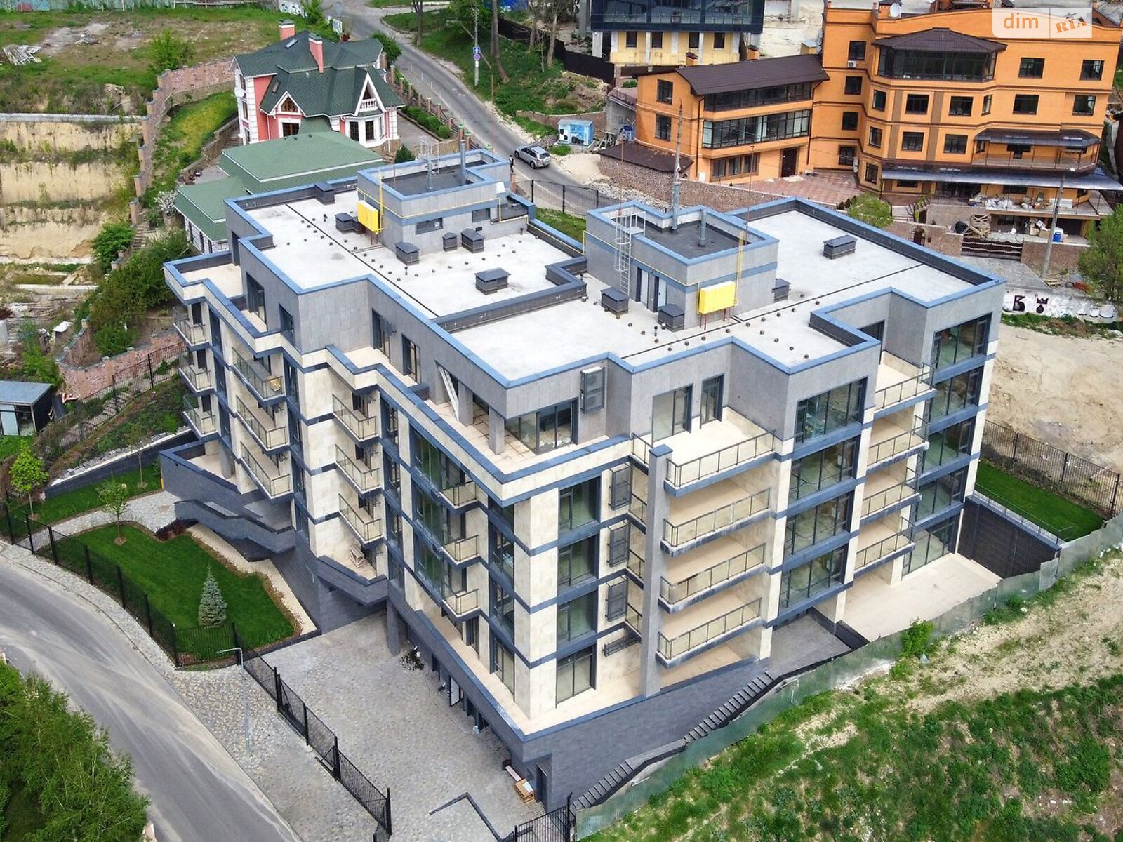 Продаж трикімнатної квартири в Києві, на вул. Лук'янівська 16, район Татарка фото 1 Продаж трикімнатної квартири в Києві, на вул. Лук'янівська 16, район Татарка фото 1