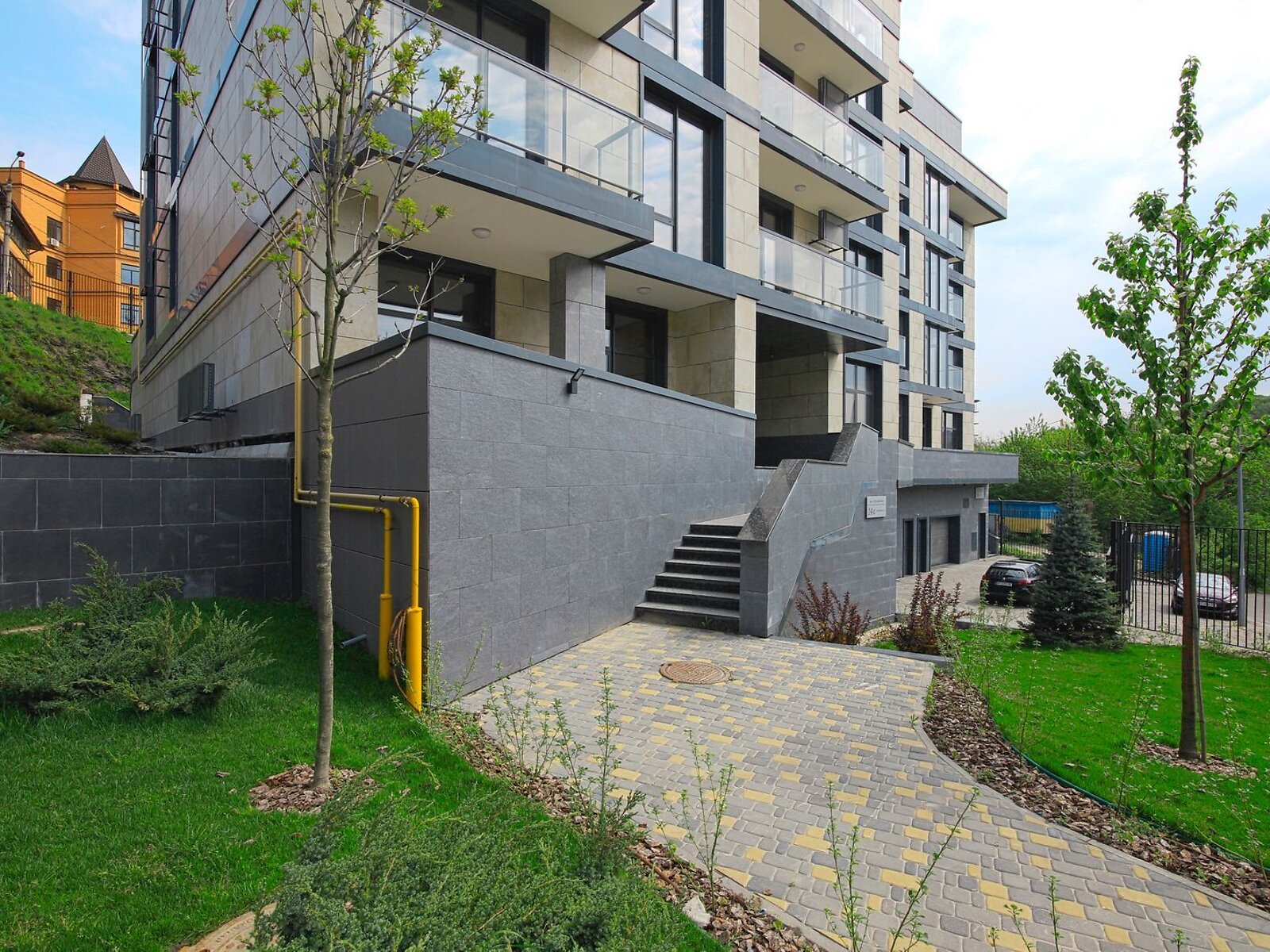 Продаж трикімнатної квартири в Києві, на вул. Лук'янівська 16, район Татарка фото 1 Продаж трикімнатної квартири в Києві, на вул. Лук'янівська 16, район Татарка фото 1
