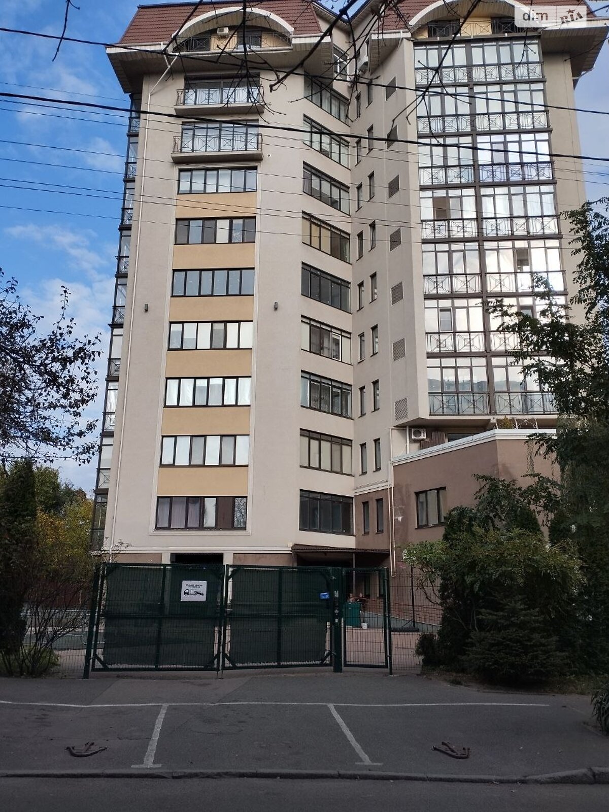 Продажа трехкомнатной квартиры в Киеве, на ул. Нагорная 15, район Татарка фото 1 Продажа трехкомнатной квартиры в Киеве, на ул. Нагорная 15, район Татарка фото 1
