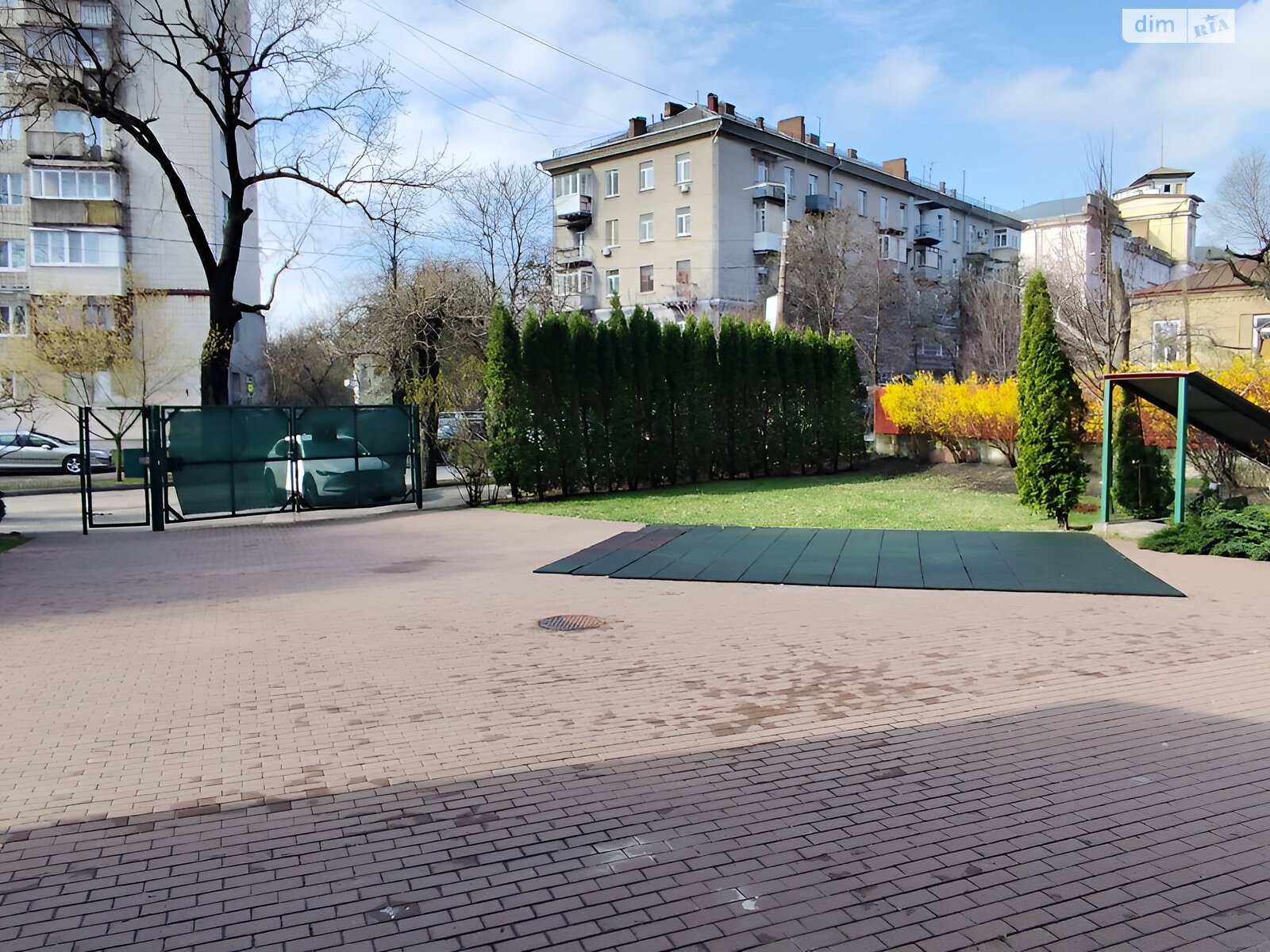 Продажа трехкомнатной квартиры в Киеве, на ул. Нагорная 15, район Татарка фото 1 Продажа трехкомнатной квартиры в Киеве, на ул. Нагорная 15, район Татарка фото 1
