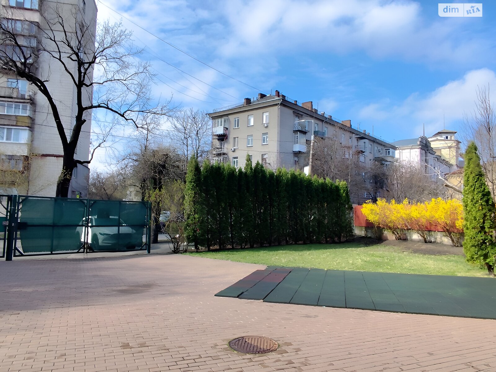Продажа трехкомнатной квартиры в Киеве, на ул. Нагорная 15, район Татарка фото 1 Продажа трехкомнатной квартиры в Киеве, на ул. Нагорная 15, район Татарка фото 1