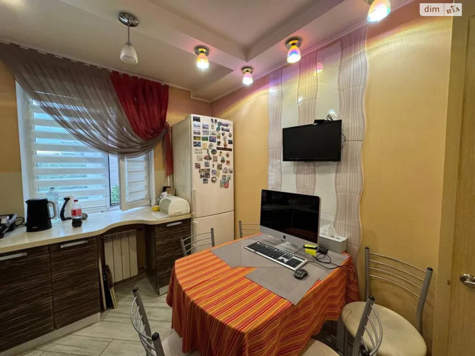 Продаж трикімнатної квартири в Києві, на вул. Печенізька 9, район Татарка фото 1 Продаж трикімнатної квартири в Києві, на вул. Печенізька 9, район Татарка фото 1