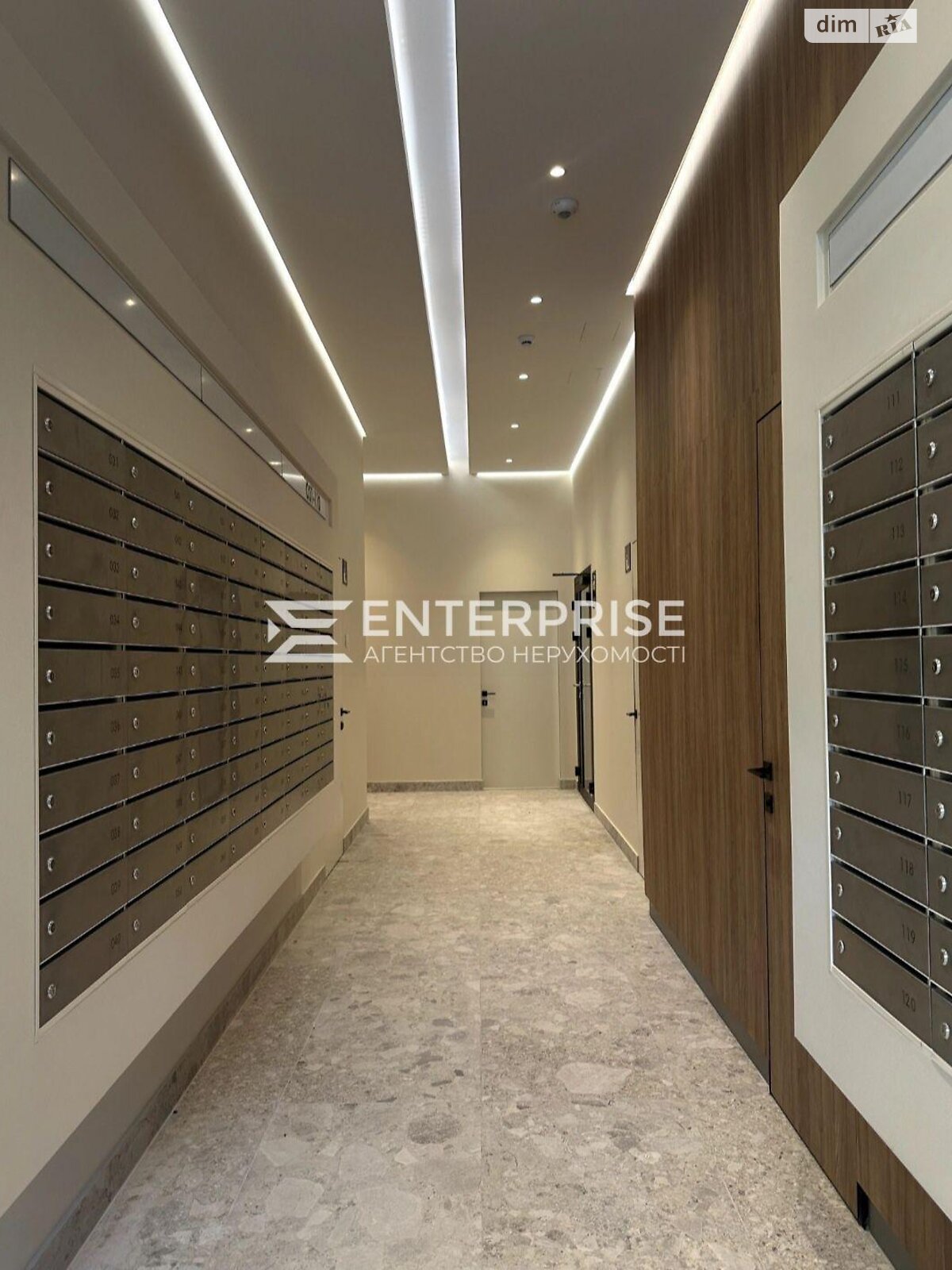 Продажа трехкомнатной квартиры в Киеве, на шоссе Столичное 5А, район Теличка фото 1