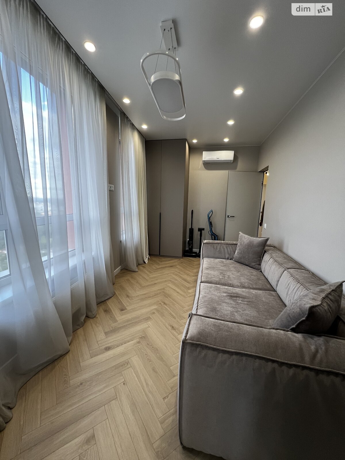 Продажа трехкомнатной квартиры в Киеве, на шоссе Столичное 1, район Теличка фото 1 Продажа трехкомнатной квартиры в Киеве, на шоссе Столичное 1, район Теличка фото 1