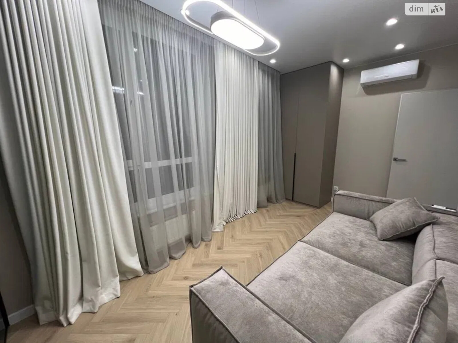 Продаж трикімнатної квартири в Києві, на шосе Столичне 1, район Теличка фото 1 Продаж трикімнатної квартири в Києві, на шосе Столичне 1, район Теличка фото 1
