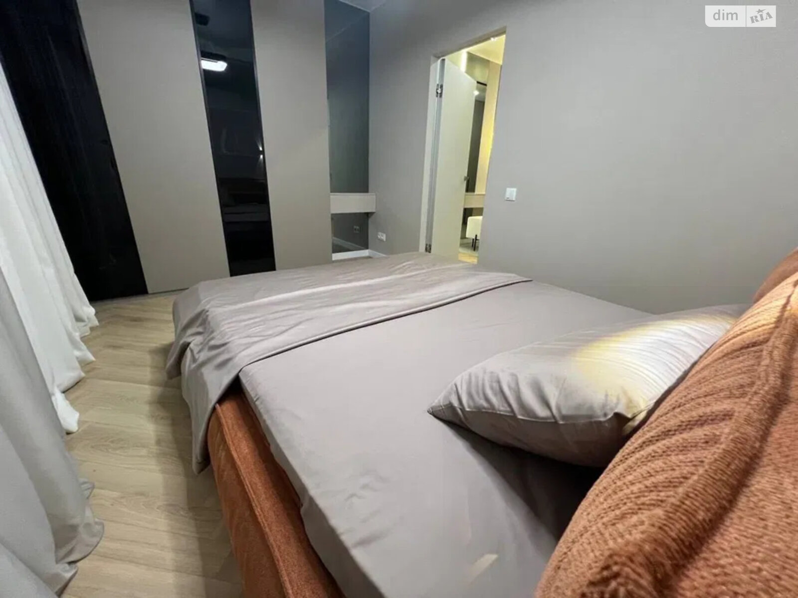 Продаж трикімнатної квартири в Києві, на шосе Столичне 1, район Теличка фото 1 Продаж трикімнатної квартири в Києві, на шосе Столичне 1, район Теличка фото 1