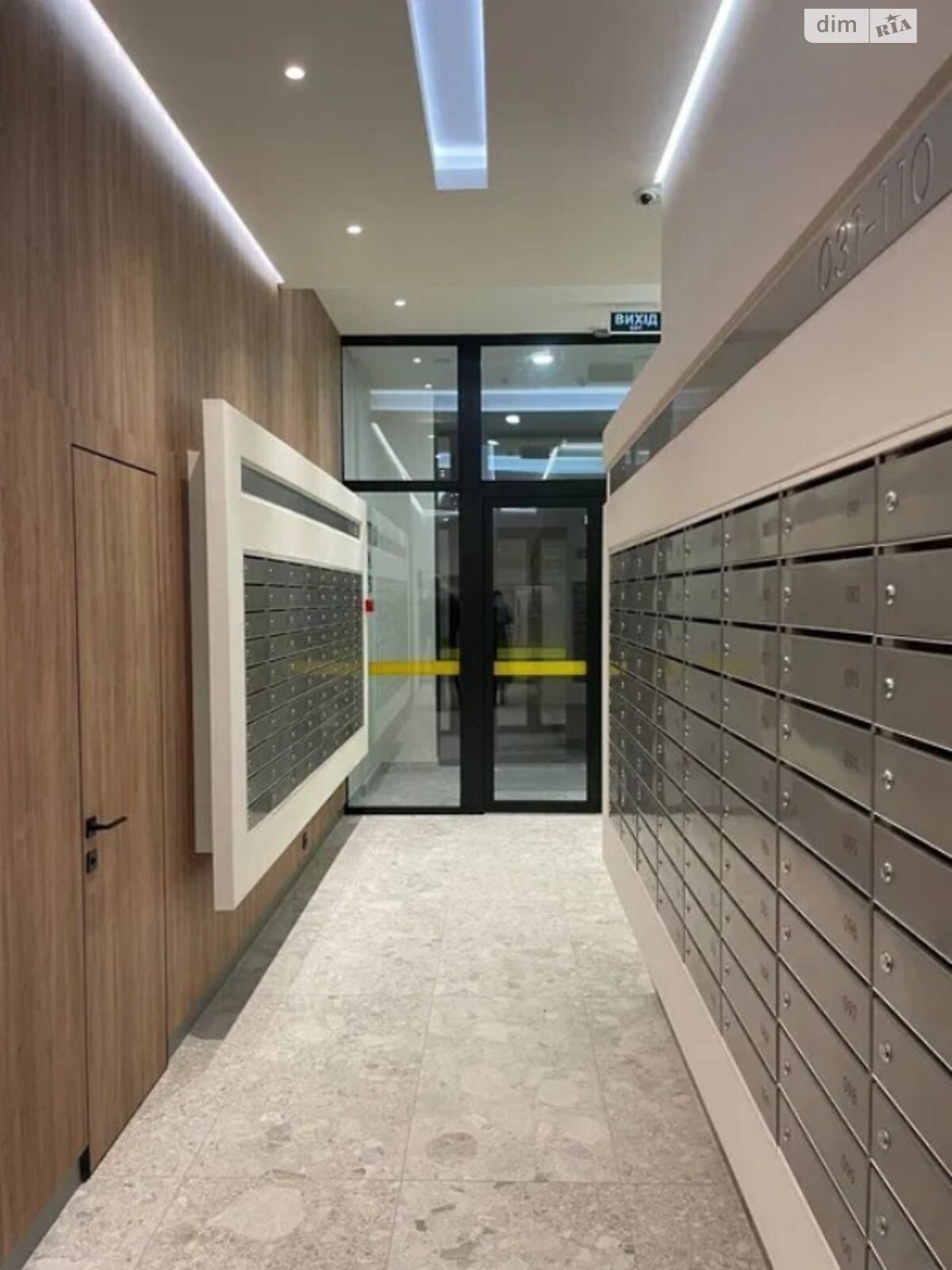 Продажа трехкомнатной квартиры в Киеве, на шоссе Столичное 5А, район Теличка фото 1 Продажа трехкомнатной квартиры в Киеве, на шоссе Столичное 5А, район Теличка фото 1