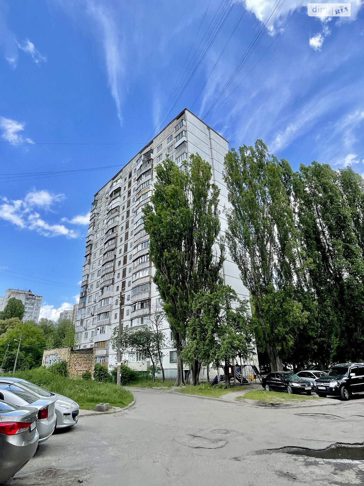 Продаж трикімнатної квартири в Києві, на просп. Академіка Глушкова 18, район Теремки-1 фото 1 Продаж трикімнатної квартири в Києві, на просп. Академіка Глушкова 18, район Теремки-1 фото 1