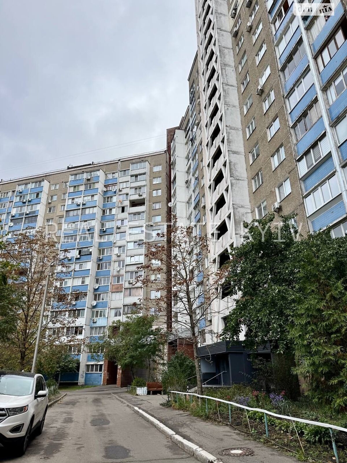 Продаж трикімнатної квартири в Києві, на вул. Академіка Заболотного 28, район Теремки-1 фото 1