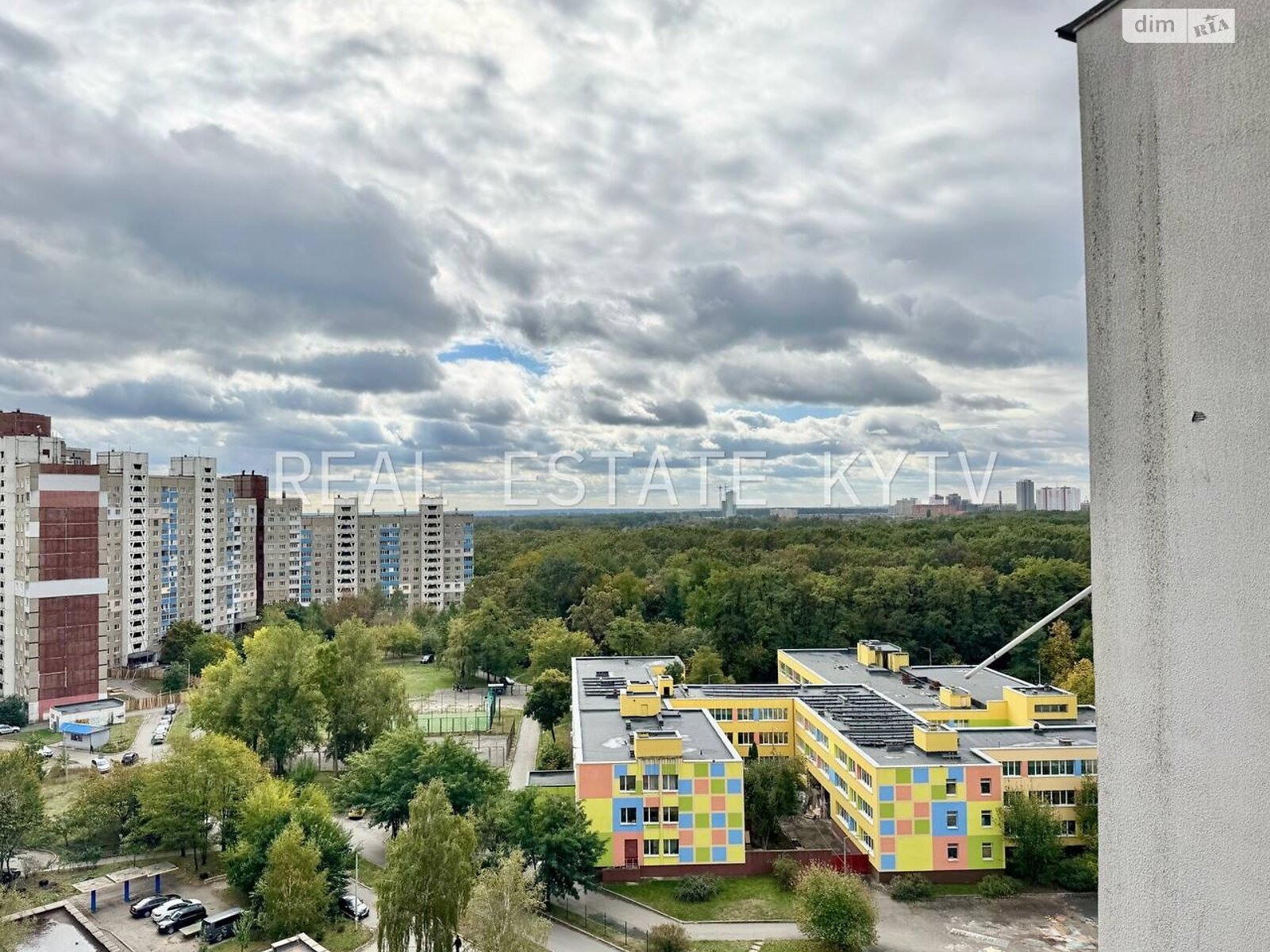 Продаж трикімнатної квартири в Києві, на вул. Академіка Заболотного 28, район Теремки-1 фото 1