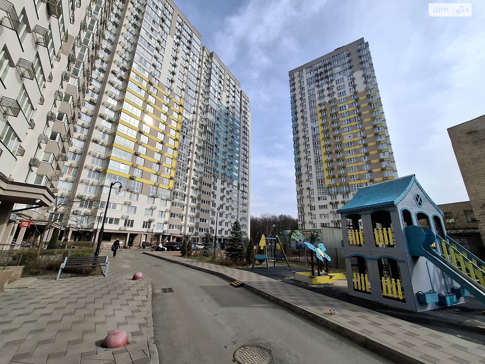 Продаж трикімнатної квартири в Києві, на вул. Академіка Заболотного 15В корпус 1, район Теремки-1 фото 1 Продаж трикімнатної квартири в Києві, на вул. Академіка Заболотного 15В корпус 1, район Теремки-1 фото 1