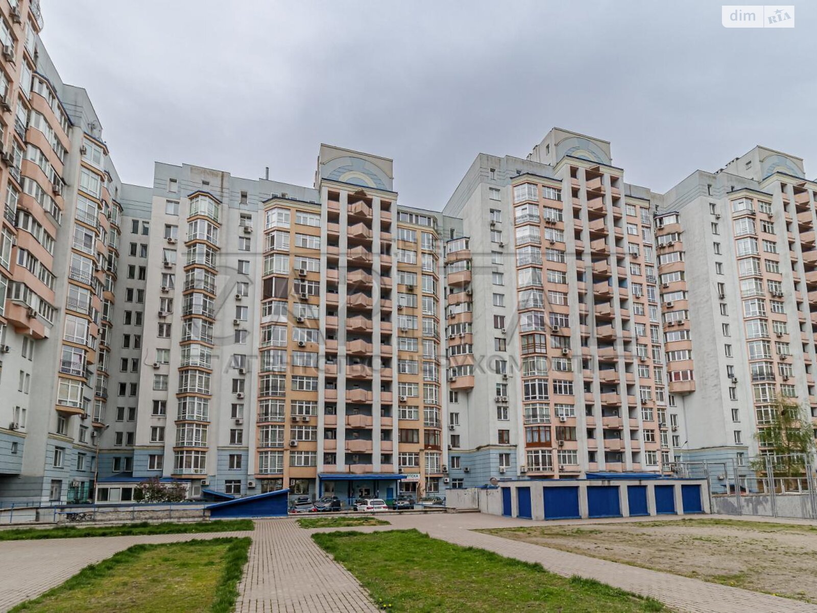 Продажа трехкомнатной квартиры в Киеве, на ул. Юлии Здановской 58, район Теремки-2 фото 1